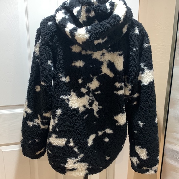 Hoodie - Picture 3 of 8